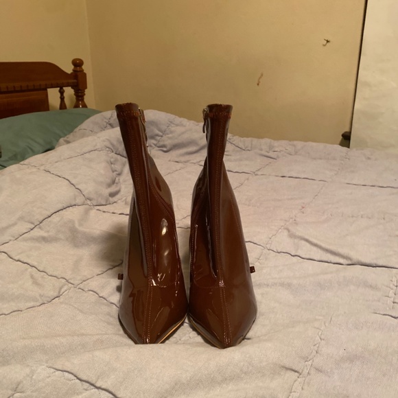 High-heeled ankle Brown boots never worn size 10 - Picture 2 of 2